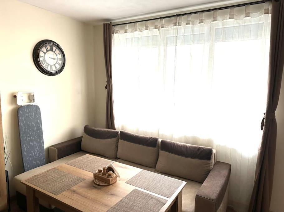 Green Park Apartment - Brand New Studio! Roese Buitenkant foto