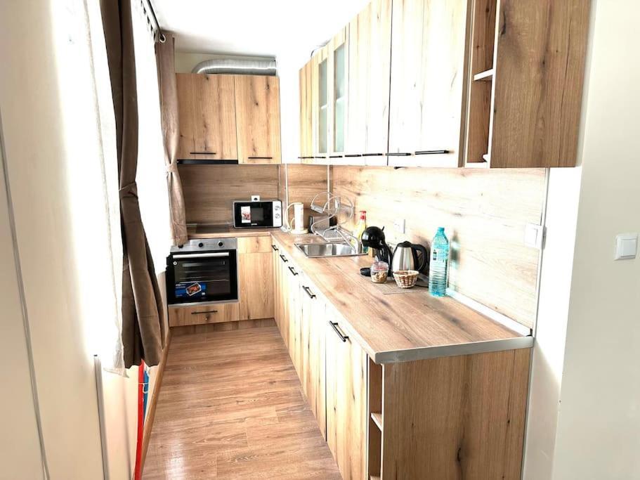 Green Park Apartment - Brand New Studio! Roese Buitenkant foto